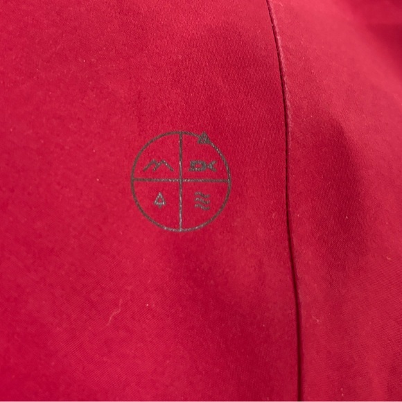 Dakine Women’s Gore-Tex Ski Snowboard Jacket Red Large Waterproof Hooded Shell - Picture 8 of 13